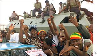 Zanu-PF supporters