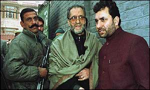 Abdul Ghani Lone (centre)