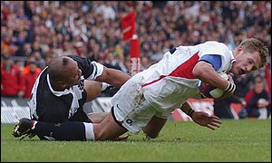 James Forrester beats Jonah Lomu to score England's first try