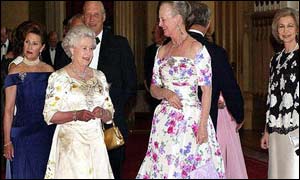 Queen Sonja,  Queen Elizabeth II, King Harald of Norway, Queen Margrethe of Denmark and Queen Sofia of Spain