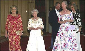 The Queen and  Queen Beatrix of Holland (r) and Queen Margrethe of Denmark 