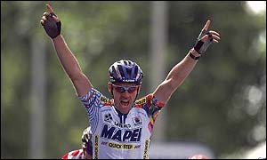 Mapei rider Tom Steels wins a stage of the 2000 Tour de France