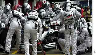 Mechanics from McLaren F1 team