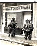 French soldiers in Algiers during the Algeria Civil War