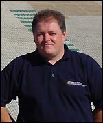 Roger Bowen