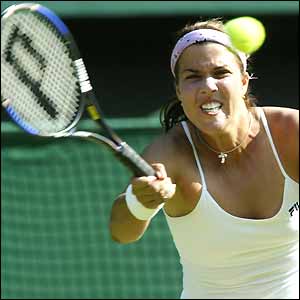 Jennifer Capriati  in action against Akiko Morigami