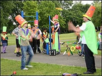 Children juggling