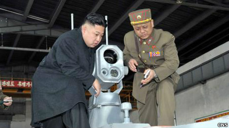金正恩视察人民军尖端武器
