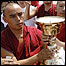 Tibetanos organizaram um protesto em Nova Déli levando sua própria chama