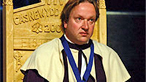 Robin Llywelyn yn ennill Gwobr Goffa Daniel Owen yn 2004