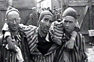 prisoners at Dachau  