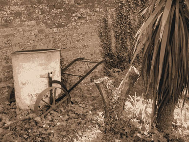 Wheelbarrow