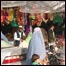 يوه ميرمنه د کابل ښار په بازار کې 