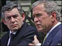 Hai ông Gordon Brown và George Bush