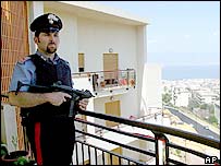 İtalyan polis