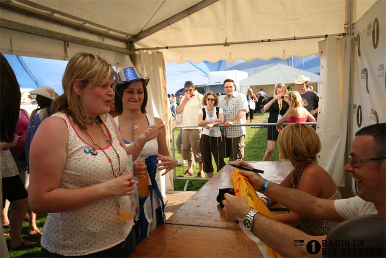 Signing sessions with Judge Jules