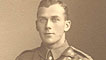 William Hughes mewn gwisg filwrol