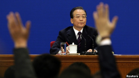 溫家寶在人大記者會上(14/03/2011,資料照片)