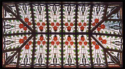 Spectacular large ceiling window combining the Thistle, Shamrock and Rose