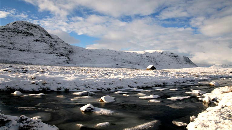 Loch Bhraoin san t-sneachda