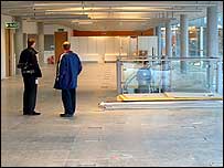 Pic: Empty floor.