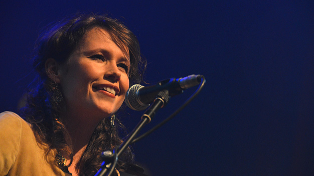 Sarah Lee Guthrie