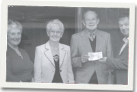 cyflwyno'r siec