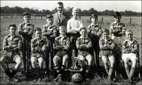 A football team 470