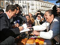 Sarkozy halk arasında