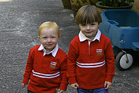 Dau mewn coch!
