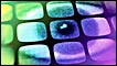 Un ojo detrás de varios monitores