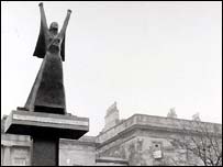 La Pasionaria Memorial