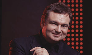 Eamonn Holmes in Big Bumper Science Quiz