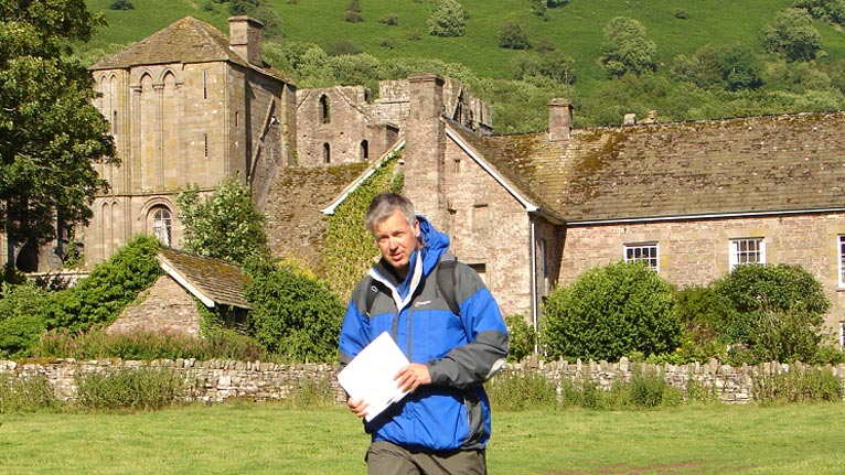 Derek gets his bearings near the Priory.