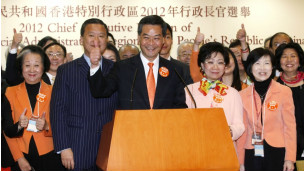 梁振英