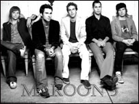 Cả hai vị trí đầu bảng của top ten album tuần qua đều do ca sĩ Mỹ chiếm giữ 