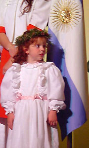 Un o forynion y blodau yn Eisteddfod Chubut, Hydref 2001
