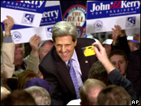 Demokrat senatör John Kerry Delaware'de taraftarları ile 