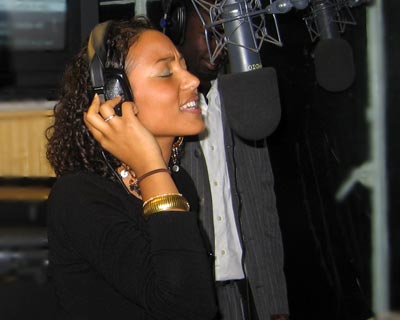 Vocalist Kyra