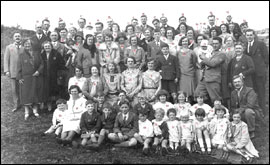 An historic picture of a family get together of around 80 members of the May family and taken in 1930. This was arranged to coincide with the home coming of several family members from Australia and South Africa. 
