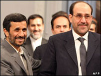 Premiê iraquiano (direita) e presidente iraniano 