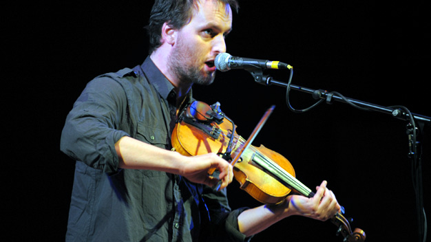 Spiers and Boden live at City Halls. Photo by Louis Decarlo.