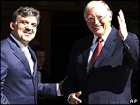 Günter Verheugen ay başındaki Türkiye ziyaretinde Abdullah Gül ile birlikte