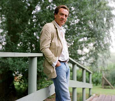 Robert Lindsay