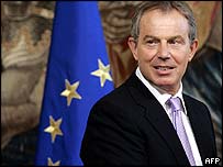 Tony Blair ve AB bayrağı