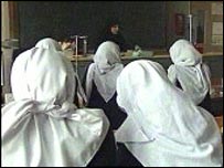 学校学生