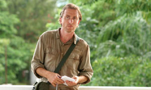 Tim Roth in Tsunami, The Aftermath
