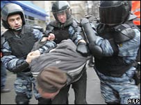 Polícia reprime protesto em Moscou