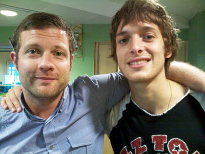 Dermot gets up close and personal with Scottish star Paolo Nutini