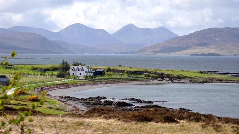 An Cuilthionn bhon rathad eadar Caol Acainn agus an t-Ath Leathann